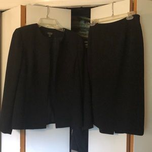 Kaspar Ladies Two-Piece Suit Black